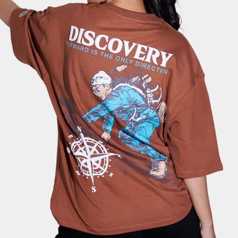 DISCOVERY FORWARD IS THE ONLY DIRECTION ( Oversized T-Shirt )