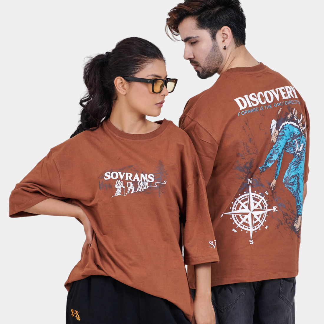 DISCOVERY FORWARD IS THE ONLY DIRECTION ( Oversized T-Shirt )