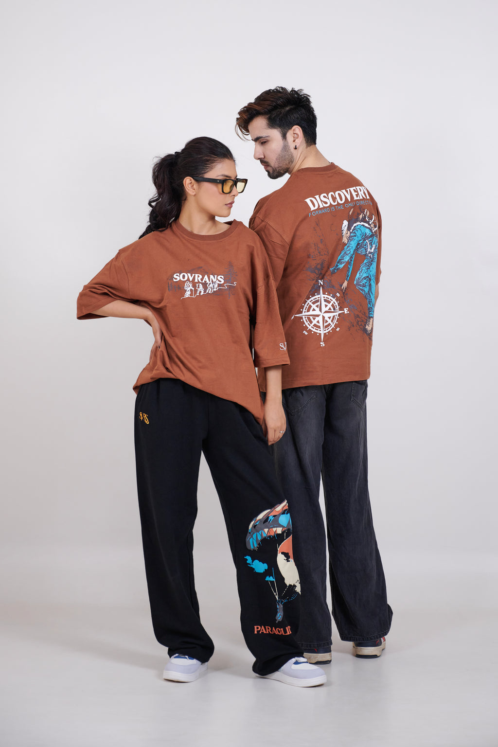DISCOVERY FORWARD IS THE ONLY DIRECTION ( Oversized T-Shirt )