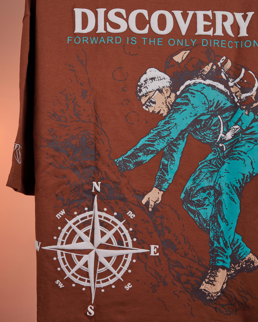 DISCOVERY FORWARD IS THE ONLY DIRECTION ( Oversized T-Shirt )